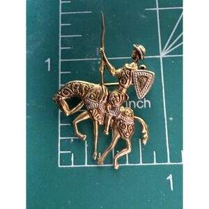 LITTLE‎ VINTAGE SPANISH TOLEDO KNIGHT ON HORSE BROOCH PIN